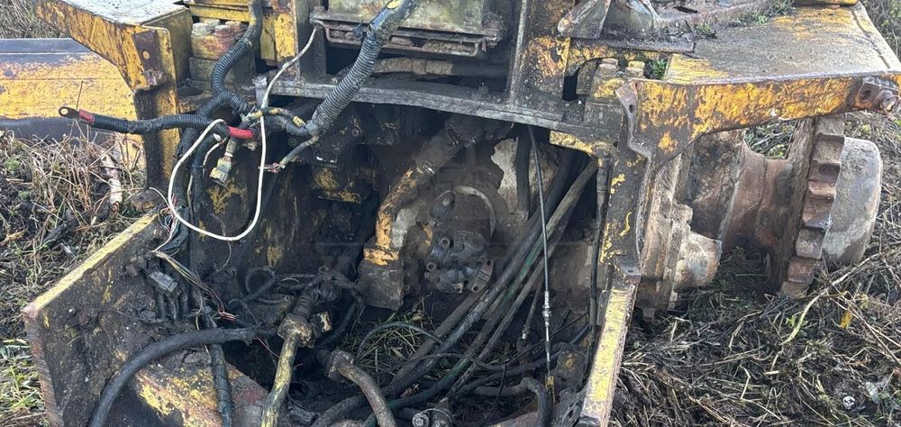 Komatsu D65PX 12 Skrzynia Biegów  CZĘŚCI