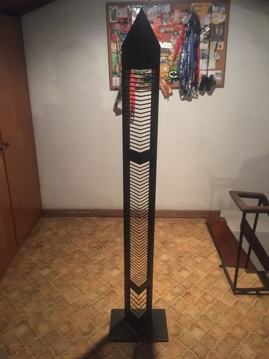 Estrutura metalica Porta cds