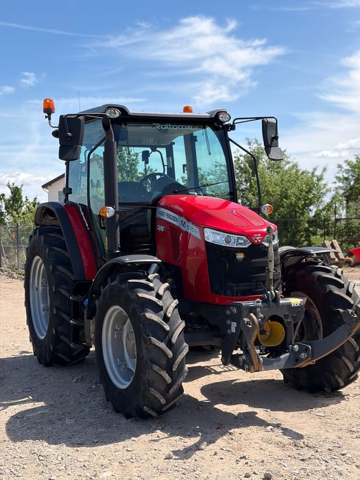 Massey Ferguson 5709M