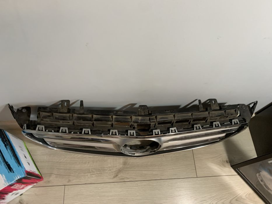 Atrapa do Mercedesa-Benz e220 w 213