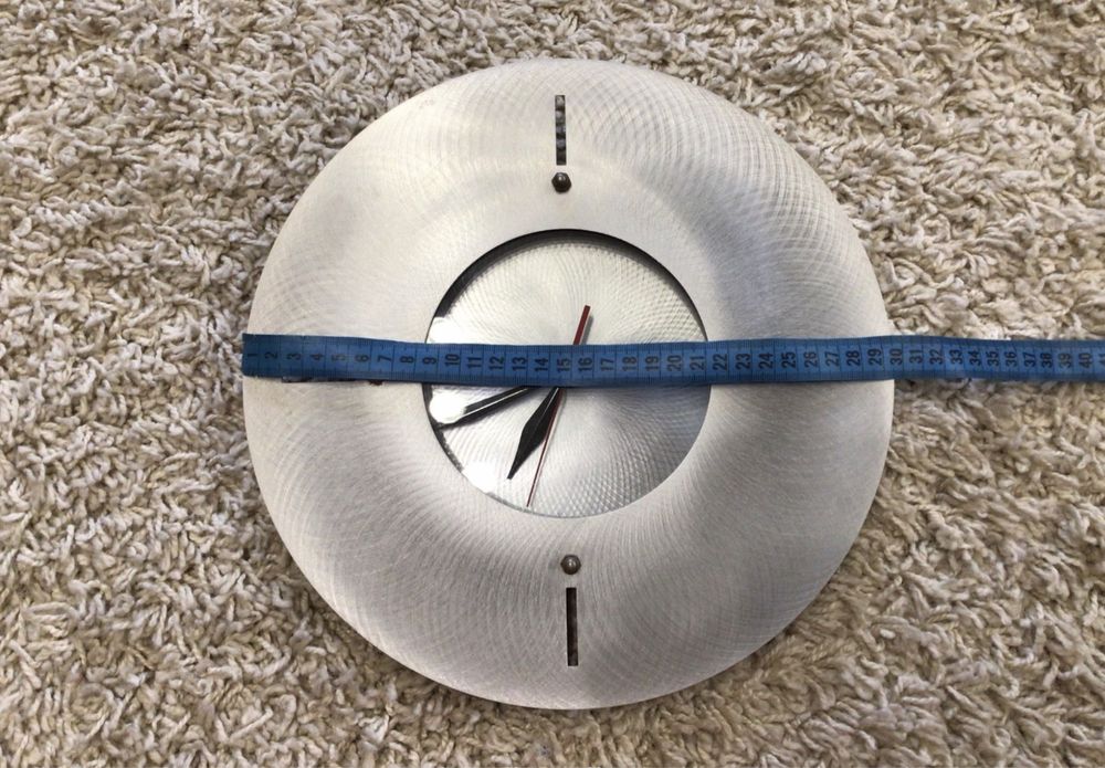 Часы-годинник круглые.