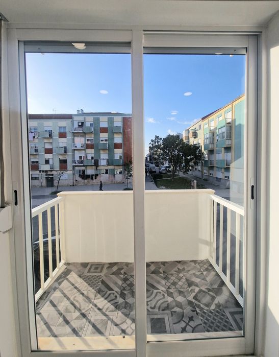 T2 - 1° Andar Av. Bocage Totalmente Remodelado