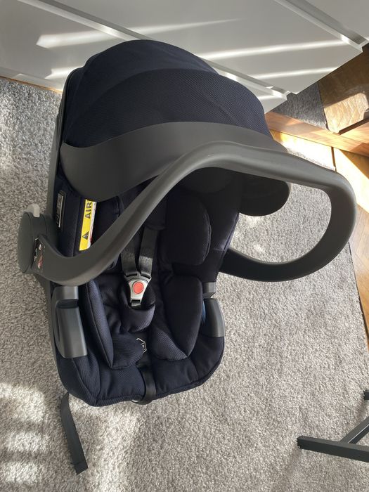 Sprzedam fotelik samochodowy (nosidełko) Moon