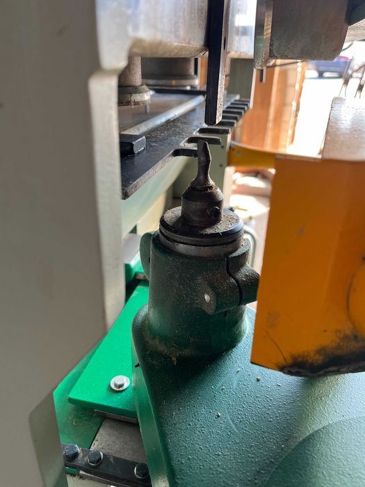 Frezarka do połączeń szuflad OMEC 750