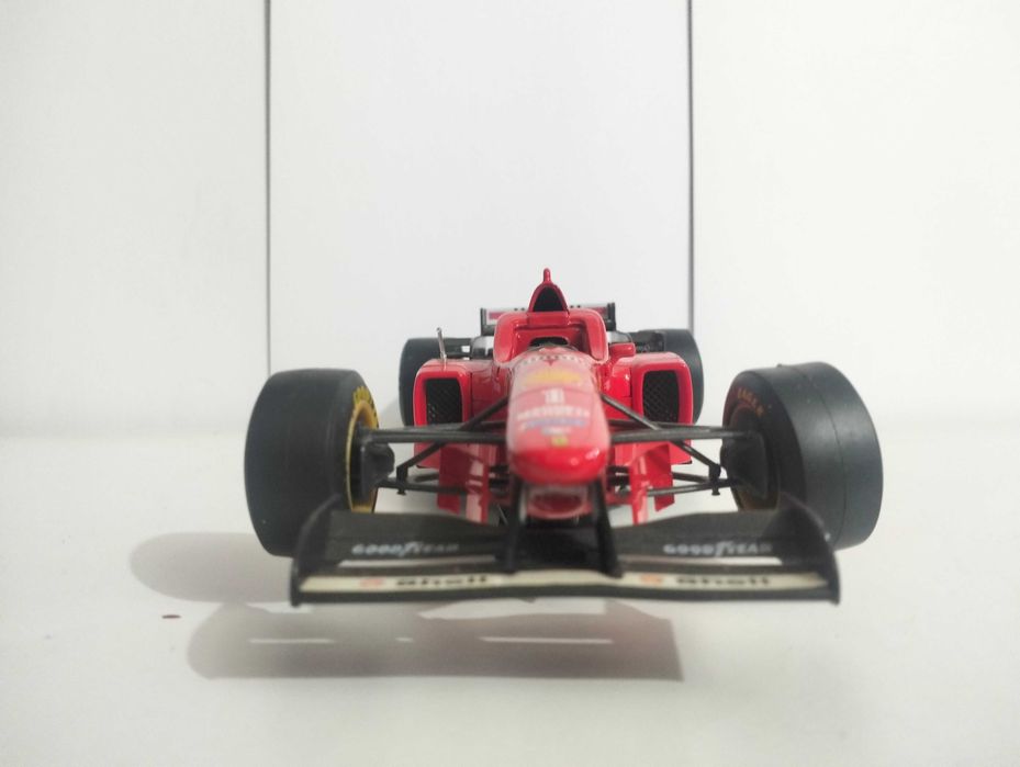 Ferrari F310 Michael Schumacher - 1/20 - Maisto