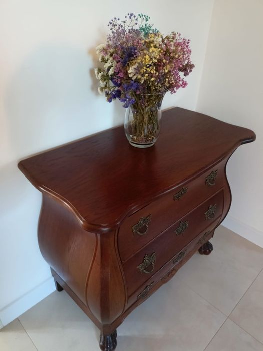 Stylowa komoda z brzuszkiem