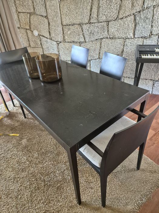 Conjunto mesa e 6 cadeiras