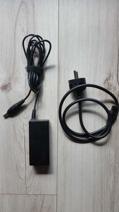 Zasilacz Toshiba PA3822E-1AC3 , 19V 2,37A 45W