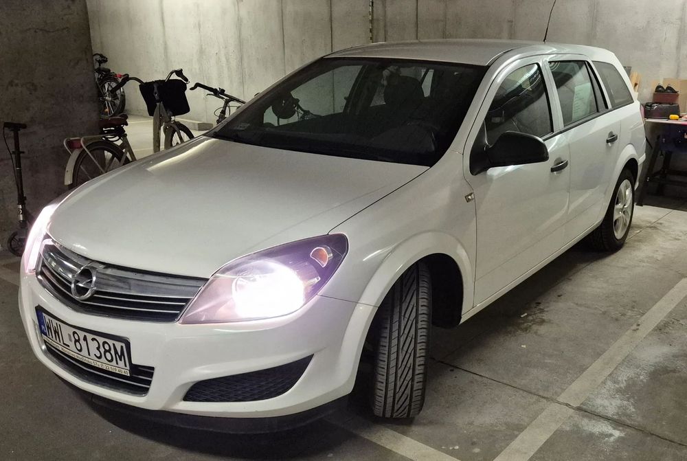 Opel Astra Opel Astra H 2012 benzyna+lpg (plus kpl kół zimowych)