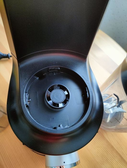 Blender kielichowy BEKO TBV8106BX (próżniowy)