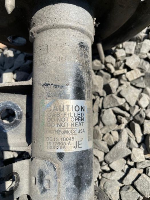 Ford Taurus 6. Стійка передня права.