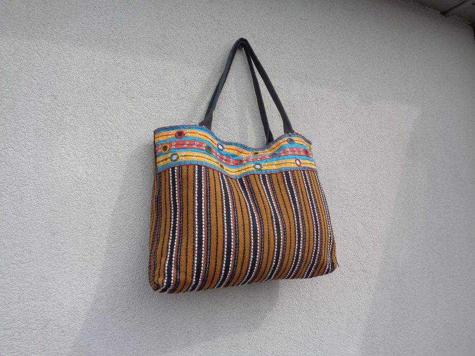 Pojemna torebka z materiału na ramię lub do ręki - Nacara - 45 x 35 cm