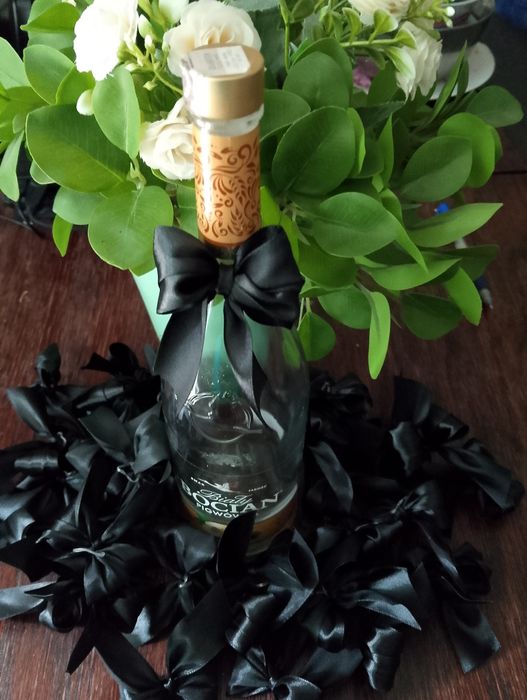 Kokardki na butelkę weselna