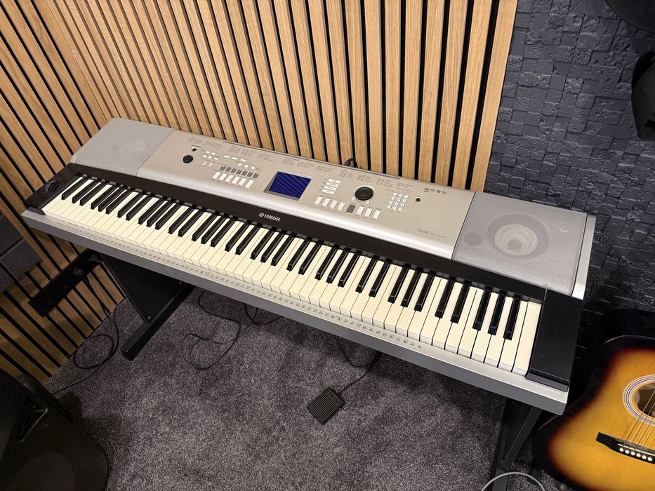 Yamaha DGX-520 (чудовий стан)