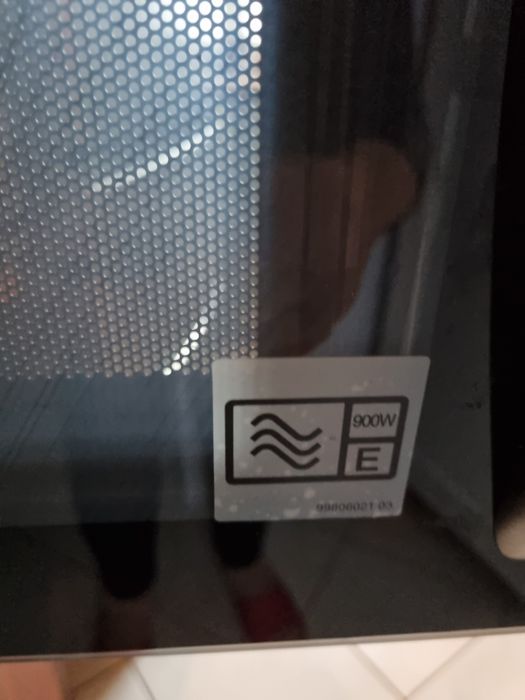 Microwela Caple z grilem i funkcją piekarnika