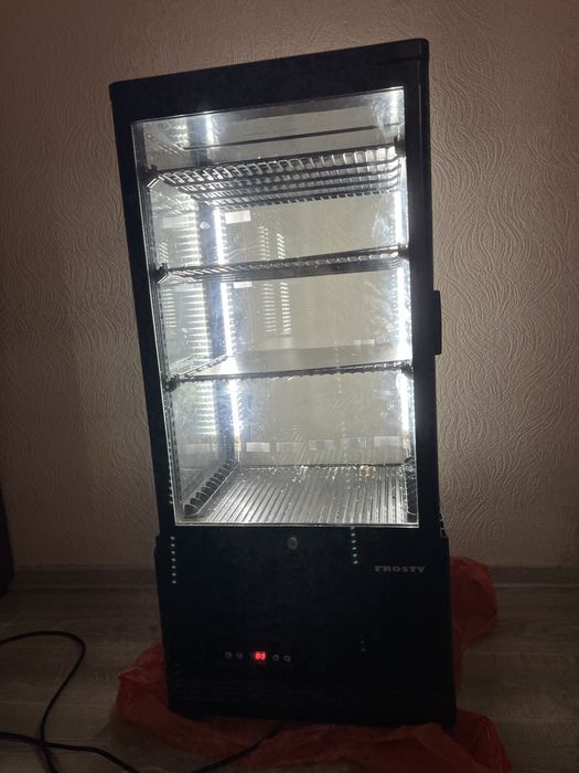 Кондитерська Холодильна Вiтрина Frosty FL78