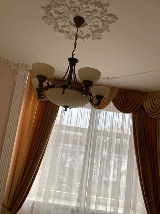 Шикарні люстри і бра бронзові Італія в чудовому стані