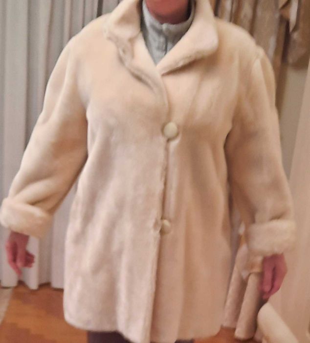 Casaco em pêlo sintético