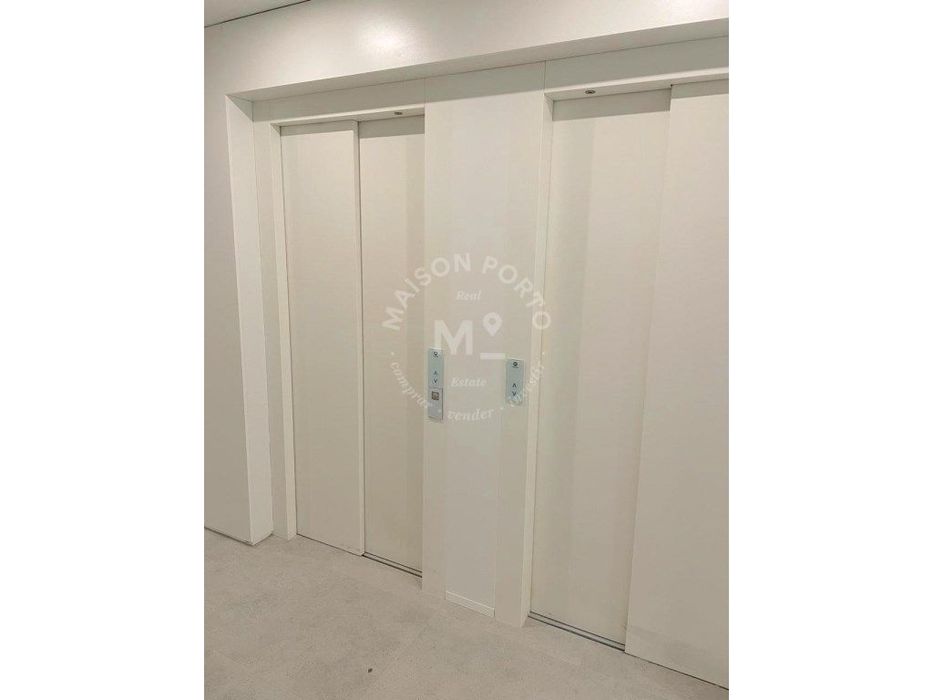 Apartamento T3 com Suite, Varanda com churrasqueira e Box de Garage...
