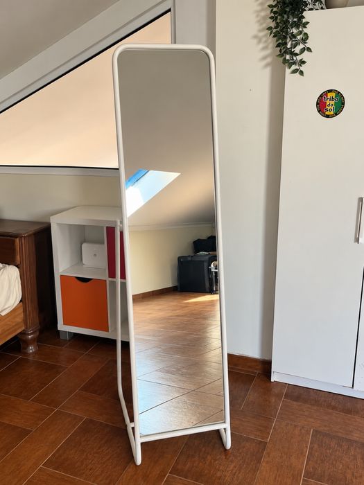 Espelho de Corpo Inteiro Branco com Suporte