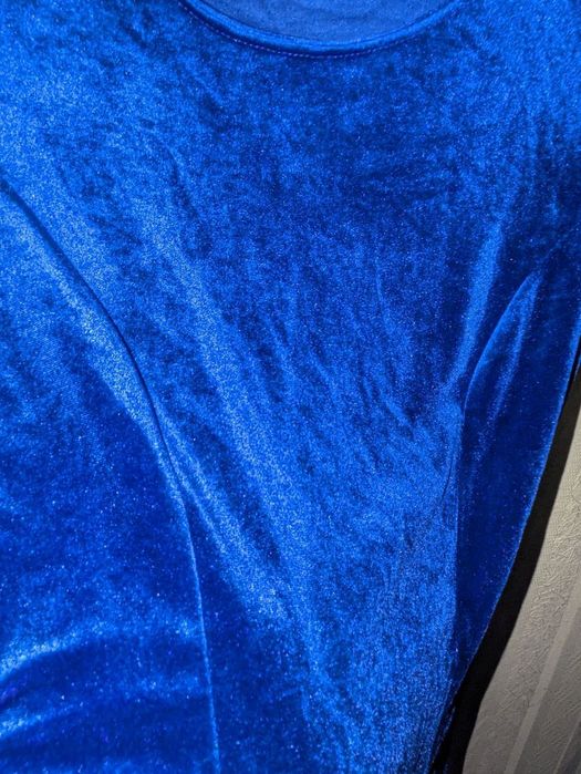 Довге синє плаття