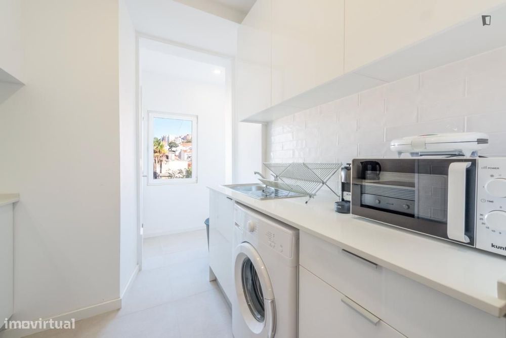 Quarto - localizado em Mouraria Lisbon