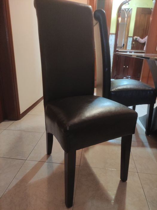 Mesa de sala/jantar com cadeiras