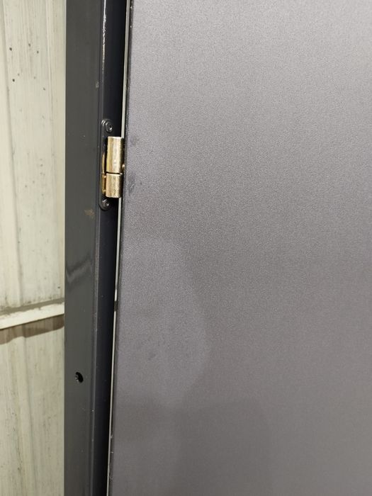 Drzwi zewnętrzne techniczne z ościeżnicą futryną L P  różnie kolory