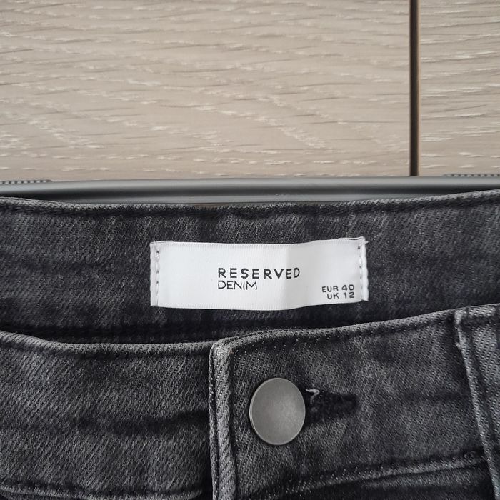Spodnie jeansowe Reserved   roz 40