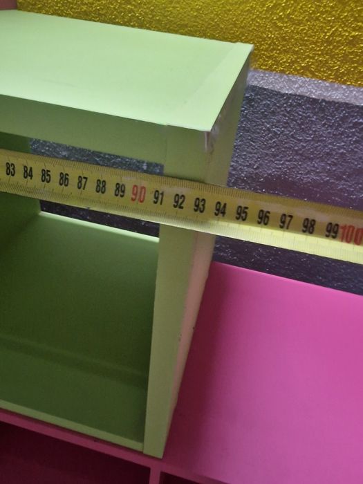 Estante modular quarto criança com quadros