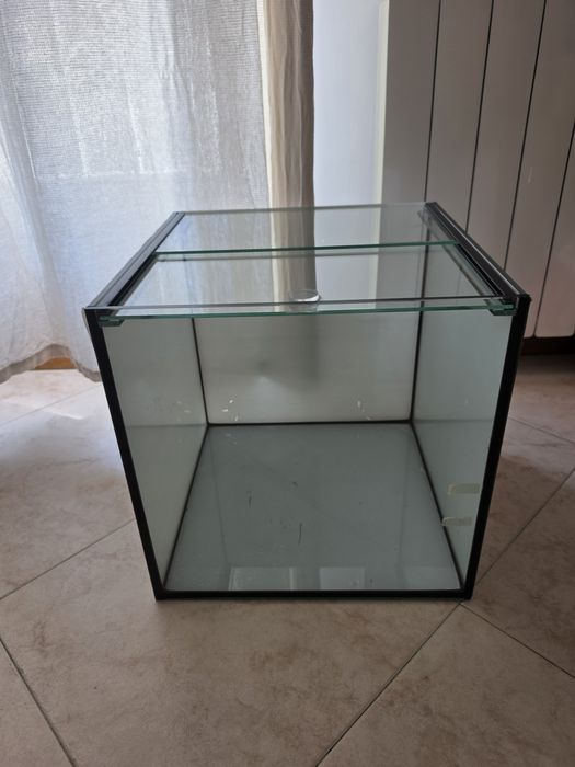 Aquário Cubo 40 X 40 X 40 cm (64 Litros) com Tampas de Vidro