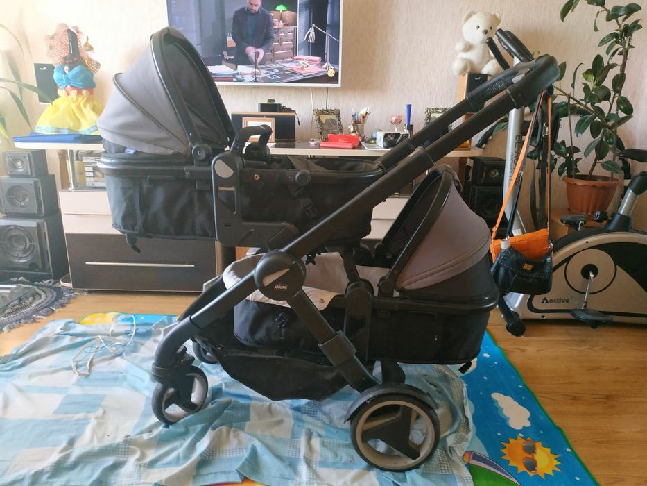 Коляска для двійні