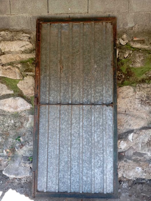 Portao grande ferro