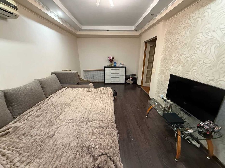 Продам 2-кімнатну квартиру Бабурка