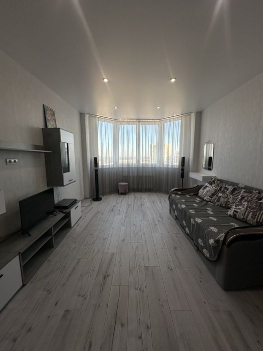 Продам 3-кімнатну квартиру по вул.Симона Петлюри,21Б (Атлант)