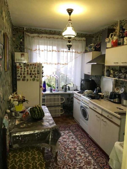 Продам 2к Красный Камень Коммунар под ремонт