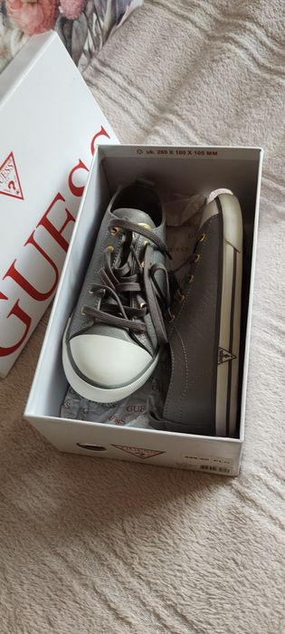 Tenisówki marli Guess.