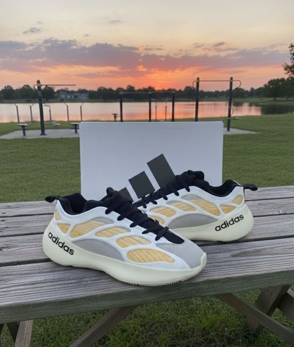 Чоловічі демісезонні кросівки Adidas Yeezy boost 700 V3/Адідас ізі