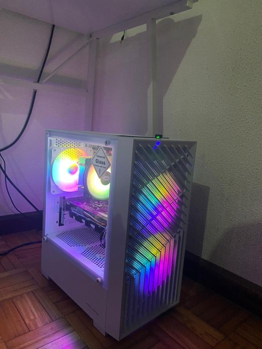 i5-4950 Gtx-1060 1Tb-ss 8gb RAM Roda tudo a mais de 60 fps