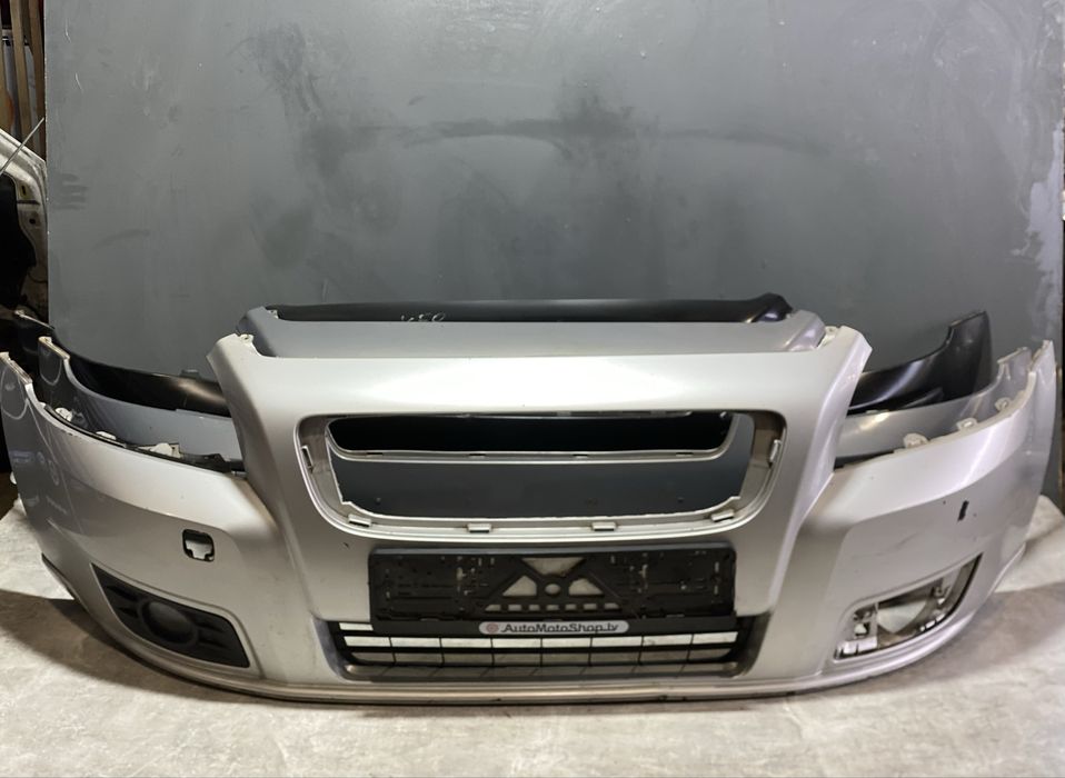 Бампер Вольво В50 Бампер Volvo V50 Передній розборка