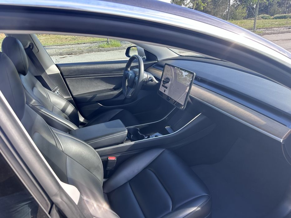 Tesla Model 3 — fotografia 5