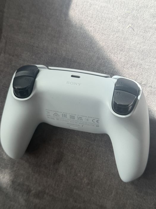 Pad ps5 bialy