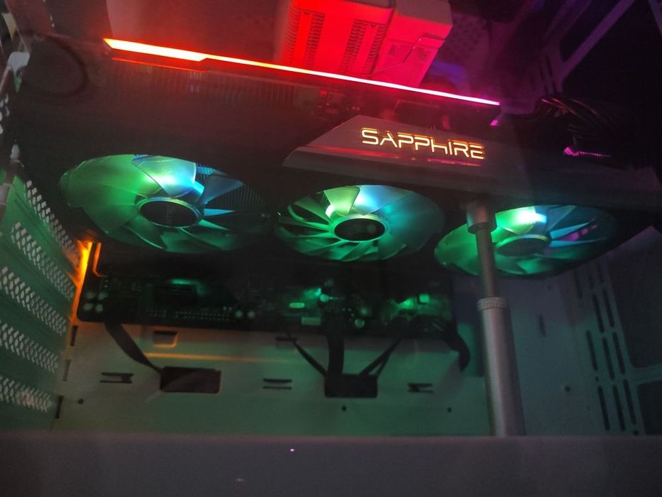 RX 5700 XT SAPPHIRE NITRO+ SE  полностью робочая и готовая к использованию