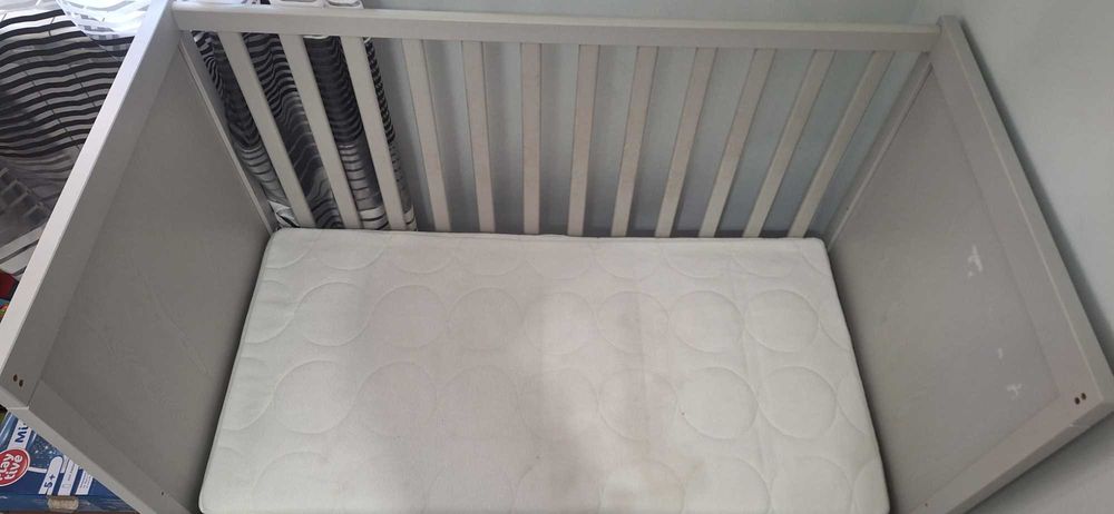 Berço cinza 60x120cm IKEA