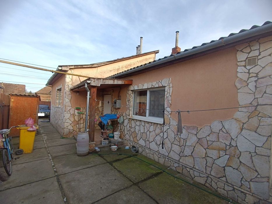 ПРОДАЖ 3-х кімнатного будинку з сучасним ремонтом недалеко від центру!