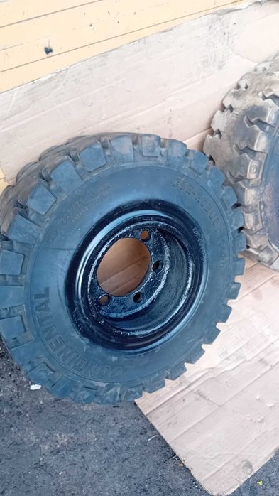 Opona pełna 225/75 - 10 23x9-10 wozek widlowy linde