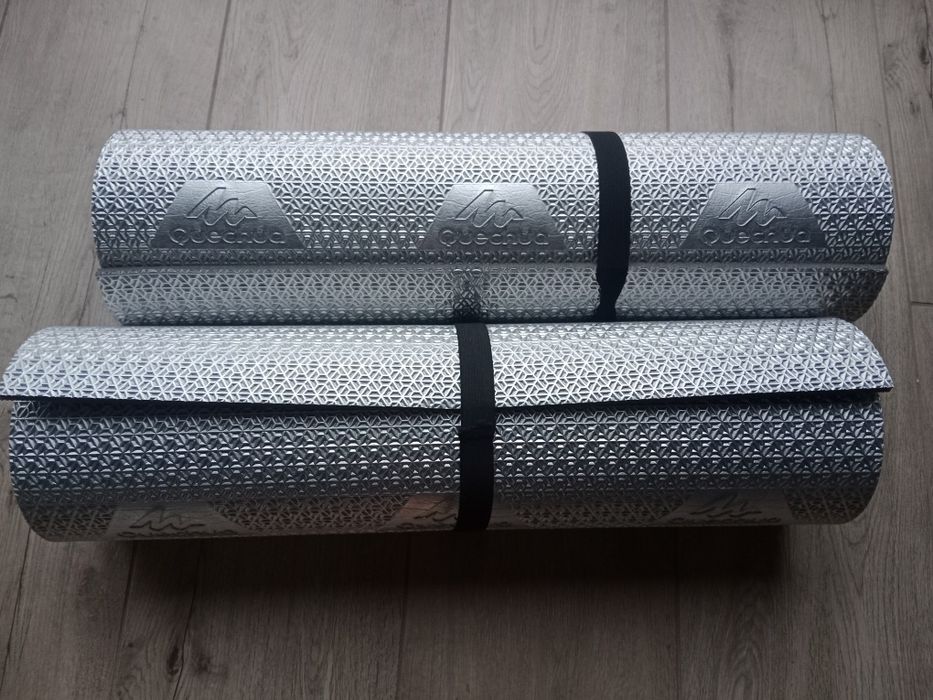 Karimata trekkingowa Decathlon Quechua MT100 - 180 x 50cm, 1 os.