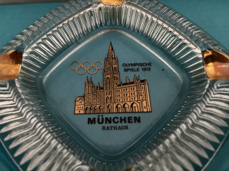 Pamiątka z olimpiady w Monachium 1972 zestaw kieliszki popielniczka