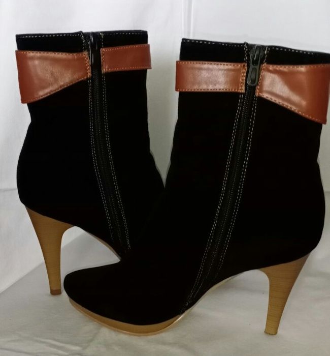 Продам женские ботинки