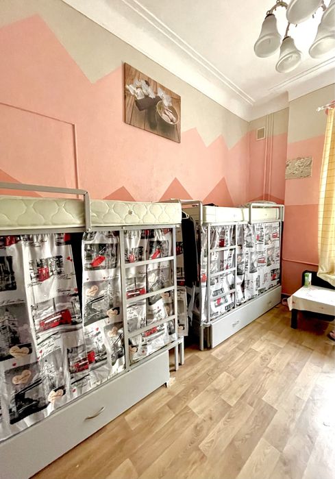 Хостел - метро Площа Українських Героїв 5 хв | Без відкл/Гаряча вода!